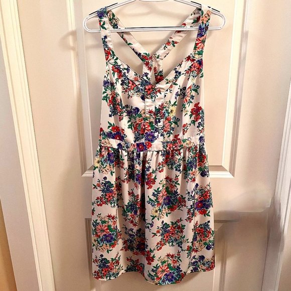 Forever 21 Dresses & Skirts - Strappy Floral Dress by Forever 21 Size XL EUC